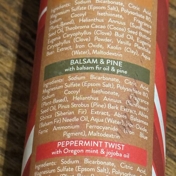 Pacha 4 Pack Bath Bombs Spiced Pomegranate Sugar Spice Balsam & Pine Peppermint - Picture 6 of 7